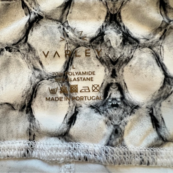 Varley Full Length Legging in White block Snake Print combo Like New - Picture 3 of 4